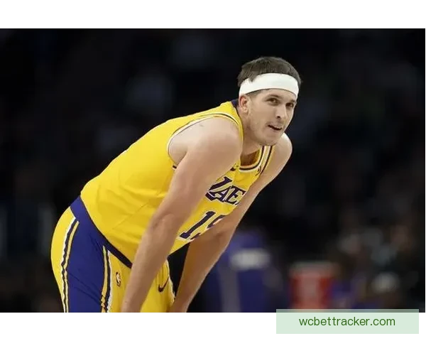 里夫斯因检查失误遭重伤或错失2.41亿顶薪错过常规赛