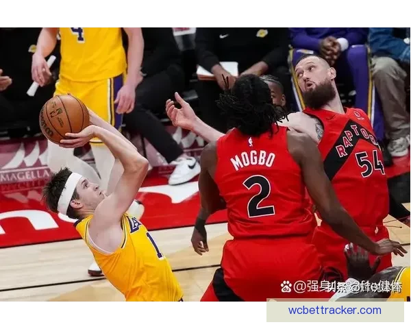 里夫斯赞扬球队拼搏精神 期待斯马特下场比赛顺利复出